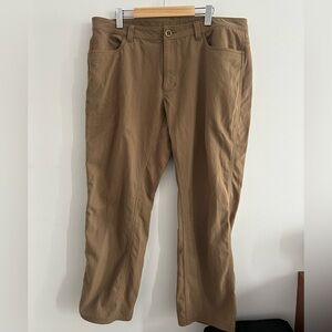 Under Armour pants size 38